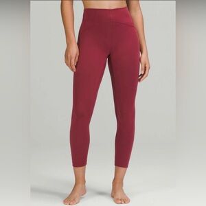 Lululemon Lululemon InStill High-Rise Tight 25"
Mulled Wine - Size 14